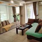 A1 Elegant Vouliagmeni Apt In A Unique Spot