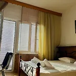 Hotel Holiday