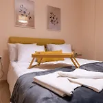 Feel At Home - Kalamata - Near The Center