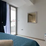 White Pearl Apartments