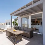 Parosdise Luxury Suites