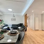 Trion Ierarchon Modern 3 Bdr Apt In Petralona