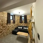 Charming 2Br Basement Near Akropolis Athens By Kozy Koala