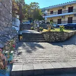 Le Village