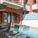 Aria Luxury Residence