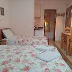 Dimitra Pentaliou Rooms