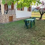 Villa Litsa! Quiet Place, Beautiful Garden, Near Beach!