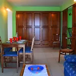 Olia & Myrto Apartments