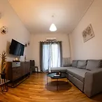 Sympatico Central Apartment In Athens