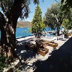 Amfithea Seaview Apartment