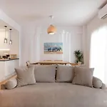 Free-Spirit Large Boho Apartment With Free-Parking