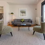 Stylish Contemporary Penthouse - Hip Athens Centre