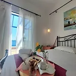 Prapas Apartments