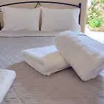 Estia Holiday Apartment & Studio