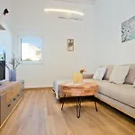 Giannis Apartments