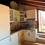 Beautiful 2Nd Floor Penthouse For Young Travelers