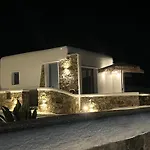 Thronos Suites
