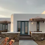 Thronos Suites