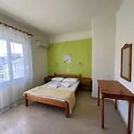 Apartments Giotis