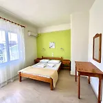 Apartments Giotis