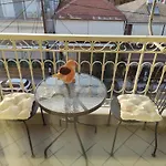 Moiras Central Apartment
