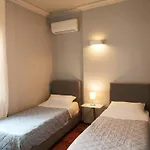 Lovely Apartment In Plaka