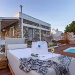 Ble Oneiro Villa Crystal