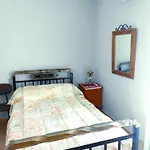 Sunny Studio And Apartment Near The Sea