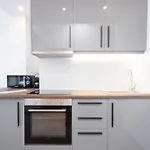 Spacious 3-Bedroom Dual Apartment In City Centre