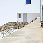 Cycladic Nest In Dryopida