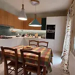 Άνετο Και Όμορφο Διαμέρισμα Στην Άνω Πόλη