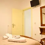 Manolika Studio 2
