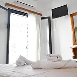 Manolika Studio 5
