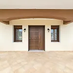 Mountain View Villa With Garden Near Olympic Beach