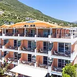 Grand Nefeli Resort