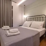 Live Life Plaka Apartment