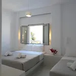 Fira Center Lovely Rooms