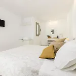 Perivoli Rooms