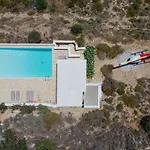 Villa Acqua - Gorgeous Pool Villa, Stunning Sea Views, Helipad!