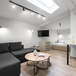 Vesper Apartments, The Luxury Suites