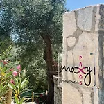 Moxy Paxos Apartments