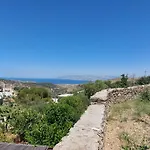 Aloni Stone Studio With Private Parking