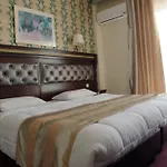 Santa Beach Hotel