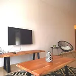 Urban Kalamitsa Beach Appartment