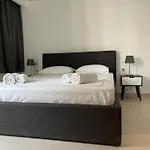 Spacious Athenian 2 Bedroom Apartment Next Metro And Museum
