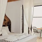 Rodillo Apartments