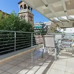 Scenic Balcony Apt In Vibrant Petralona