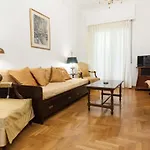 Charming Vintage 2Br Apartment With Balcony In Koukaki