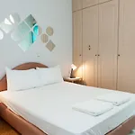 Cosy 2 Bd Apt Near Metaxourgio Area