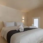 Acropolis Local Loft